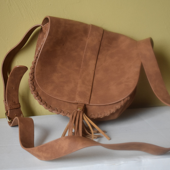 JustFab Saddle Bag Purse - Picture 2 of 4